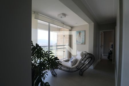 Corredor de apartamento para alugar com 4 quartos, 300m² em Parque Enseada, Guarujá