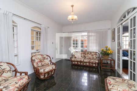 Sala de casa à venda com 3 quartos, 500m² em Vila Ré, São Paulo