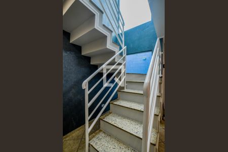 Escada de casa para alugar com 3 quartos, 172m² em Jardim Jamaica, Santo André