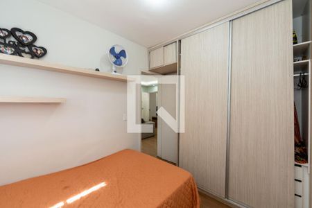 Quarto 2 de apartamento para alugar com 2 quartos, 49m² em Camargos, Belo Horizonte