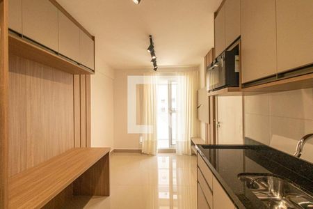 Sala/Cozinha de apartamento para alugar com 1 quarto, 33m² em Guaíra, Curitiba