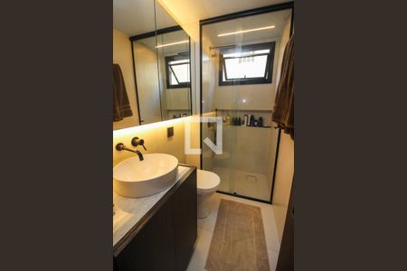 Banheiro de apartamento à venda com 1 quarto, 49m² em Farroupilha, Porto Alegre