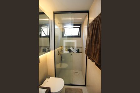 Banheiro de apartamento à venda com 1 quarto, 49m² em Farroupilha, Porto Alegre