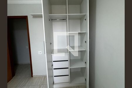 Quarto 1 de apartamento para alugar com 3 quartos, 90m² em Osvaldo Rezende, Uberlândia