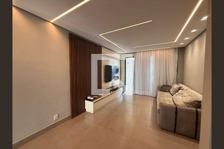 Sala de casa à venda com 3 quartos, 230m² em Santa Luzia, Contagem