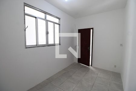 Quarto 1 de casa para alugar com 2 quartos, 75m² em Bento Ribeiro, Rio de Janeiro