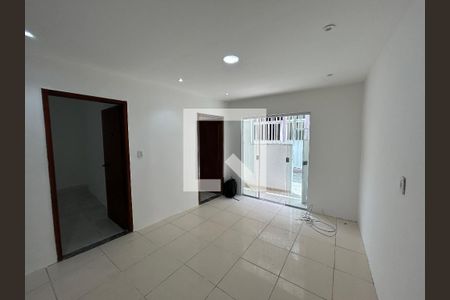 Sala de casa para alugar com 2 quartos, 75m² em Bento Ribeiro, Rio de Janeiro