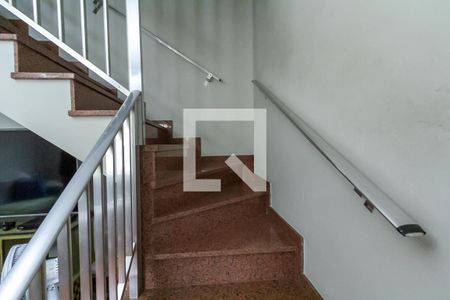 Escada de casa à venda com 3 quartos, 255m² em Baeta Neves, São Bernardo do Campo