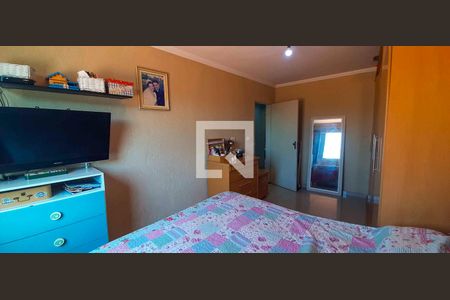 Quarto 1 de casa à venda com 3 quartos, 210m² em Jardim das Flores, Osasco