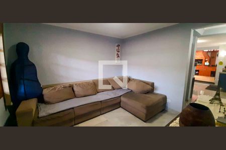 Sala de casa à venda com 3 quartos, 210m² em Jardim das Flores, Osasco