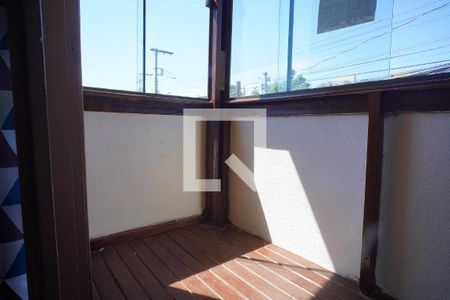 Varanda  de casa à venda com 1 quarto, 220m² em Jardim Itu, Porto Alegre