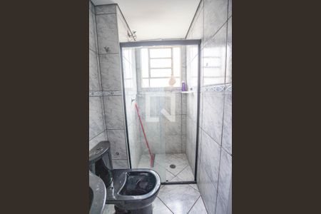 Banheiro de apartamento à venda com 2 quartos, 49m² em Campanário, Diadema
