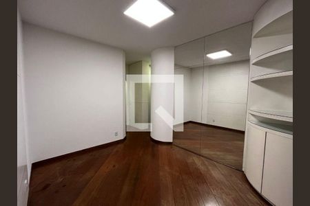 Apartamento à venda com 4 quartos, 210m² em Moema, São Paulo