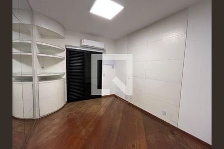Apartamento à venda com 4 quartos, 210m² em Moema, São Paulo