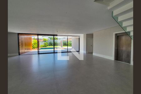 Sala de casa à venda com 5 quartos, 1417m² em Barra da Tijuca, Rio de Janeiro