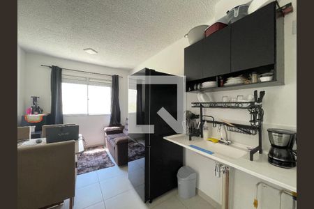 Sala/Cozinha de apartamento para alugar com 2 quartos, 32m² em Colônia (zona Leste), São Paulo