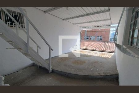 Casa para alugar com 3 quartos, 278m² em Vila Curuçá Velha, São Paulo