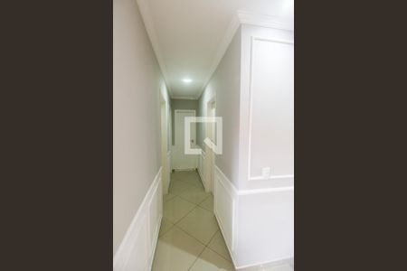 Corredor de apartamento à venda com 3 quartos, 69m² em Jardim Tupanci, Barueri
