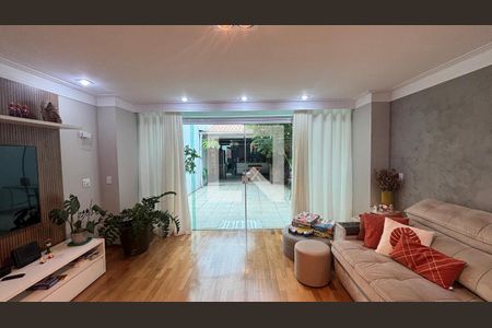 Sala de casa à venda com 3 quartos, 276m² em Vila Valparaíso, Santo André