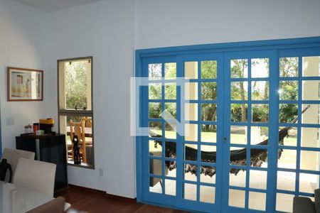 Sala de casa de condomínio para alugar com 5 quartos, 300m² em Jardim Colibri, Cotia