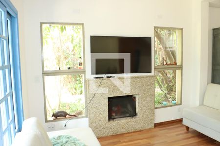 Sala de casa de condomínio para alugar com 5 quartos, 300m² em Jardim Colibri, Cotia