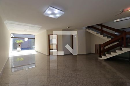 Sala de casa à venda com 4 quartos, 311m² em Vila Valparaíso, Santo André