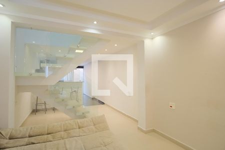 Sala de casa para alugar com 2 quartos, 180m² em Guaiauna, São Paulo