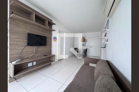 Sala de apartamento para alugar com 1 quarto, 65m² em Recreio dos Bandeirantes, Rio de Janeiro