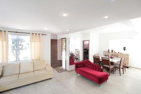 Sala de casa à venda com 4 quartos, 520m² em Braúnas, Belo Horizonte