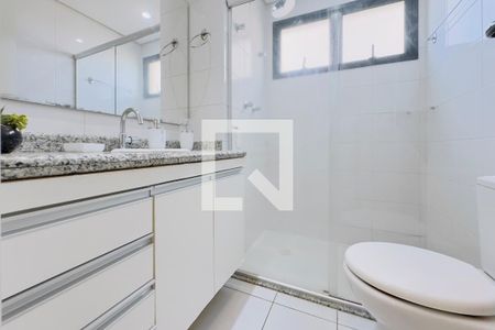 Banheiro da Suíte de apartamento para alugar com 1 quarto, 52m² em Parque Residencial Aquarius, São José dos Campos