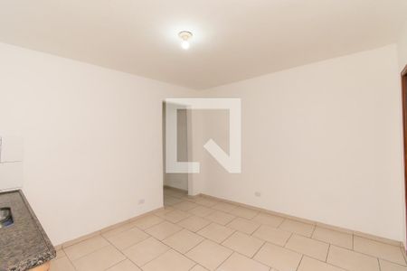 Sala/Cozinha de casa para alugar com 2 quartos, 32m² em Parque dos Bancarios, São Paulo