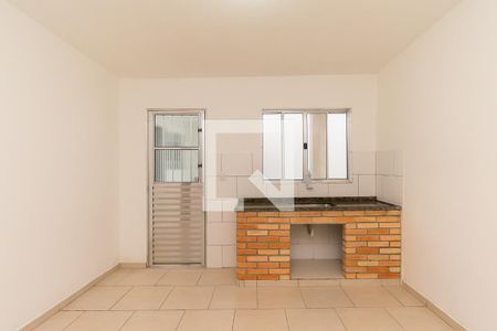 Sala/Cozinha de casa para alugar com 2 quartos, 32m² em Parque dos Bancarios, São Paulo
