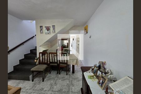 Casa à venda com 6 quartos, 350m² em Jardim Ester Yolanda, São Paulo