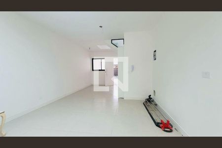 Casa à venda com 3 quartos, 110m² em Jardim Alzira, São Paulo