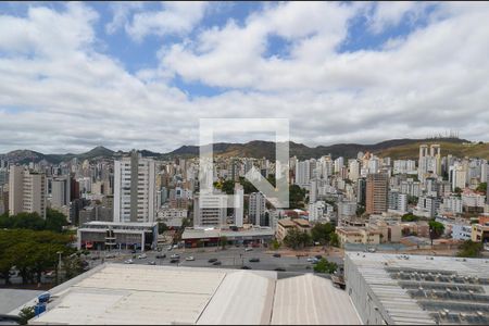 Varanda da sala de apartamento à venda com 3 quartos, 76m² em São Pedro, Belo Horizonte