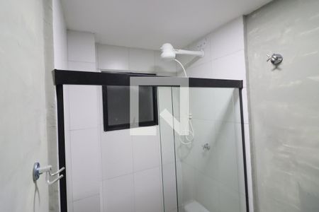 Banheiro Social de kitnet/studio para alugar com 1 quarto, 21m² em Presidente Altino, Osasco