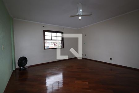 Suíte de casa à venda com 3 quartos, 195m² em Parque Santa Madalena, São Paulo