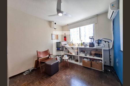 Quarto 1 de apartamento à venda com 3 quartos, 80m² em Laranjeiras, Rio de Janeiro