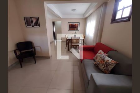 Sala de casa para alugar com 3 quartos, 505m² em Monte Castelo, Contagem
