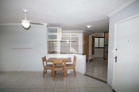 Sala de apartamento para alugar com 1 quarto, 52m² em Vila Tupi, Praia Grande