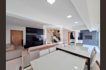 Sala de apartamento à venda com 4 quartos, 233m² em Santa Teresinha, São Paulo