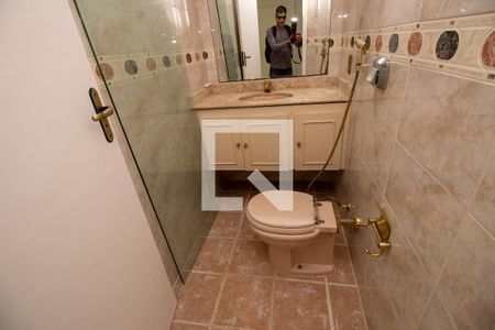 Lavabo de casa de condomínio para alugar com 5 quartos, 336m² em Barra da Tijuca, Rio de Janeiro