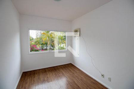 Quarto 1 de casa de condomínio para alugar com 5 quartos, 336m² em Barra da Tijuca, Rio de Janeiro