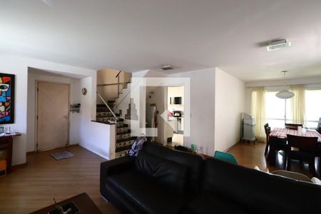 Sala de casa à venda com 3 quartos, 187m² em Vila Carrão, São Paulo