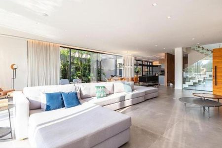 Casa à venda com 3 quartos, 1200m² em Santo Amaro, São Paulo