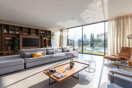 Casa à venda com 3 quartos, 1200m² em Santo Amaro, São Paulo