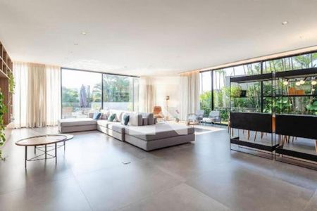 Casa à venda com 3 quartos, 1200m² em Santo Amaro, São Paulo