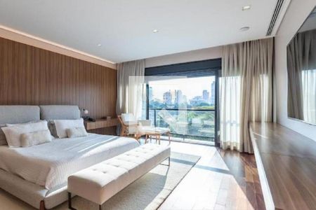 Casa à venda com 3 quartos, 1200m² em Santo Amaro, São Paulo