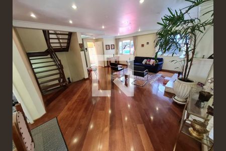 Casa à venda com 4 quartos, 473m² em Rio Pequeno, São Paulo