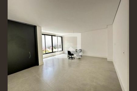 Casa à venda com 4 quartos, 828m² em Vila Elvira, São Paulo